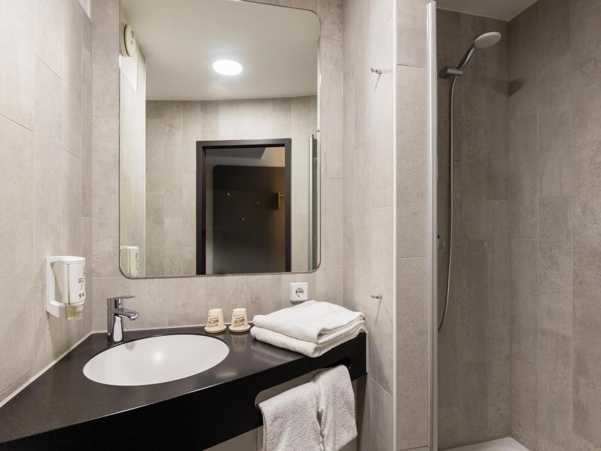 B&B Hotel Duesseldorf City-Sued Extérieur photo